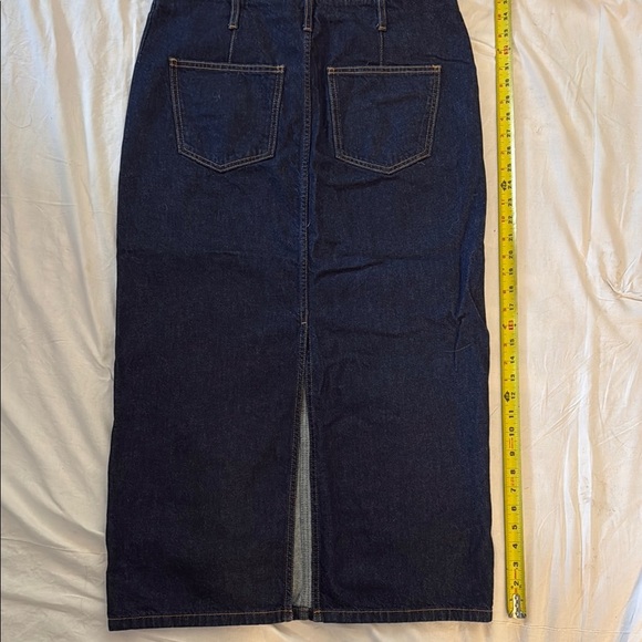Sought after Massimo Dutti Straight Dark Blue Denim Skirt, stretch, slit pockets - Picture 6 of 6
